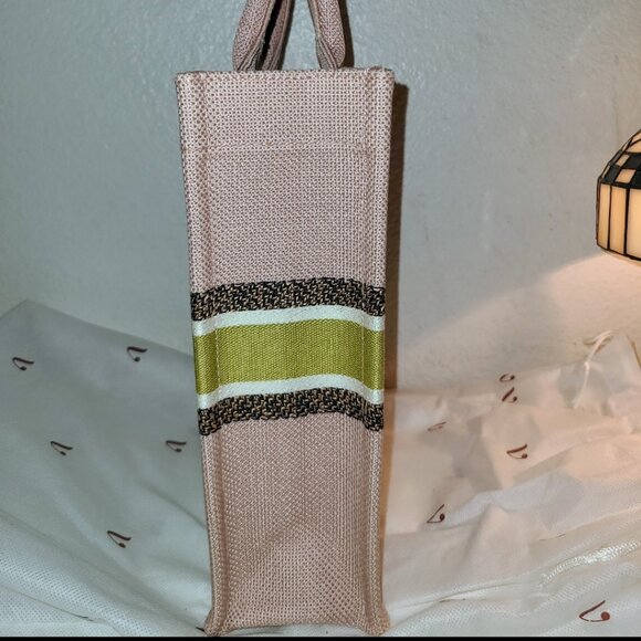 Height: 10.25 in Width: 1.50 in - Picture 4 of 5